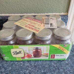 Pint Jars with Silver Lids